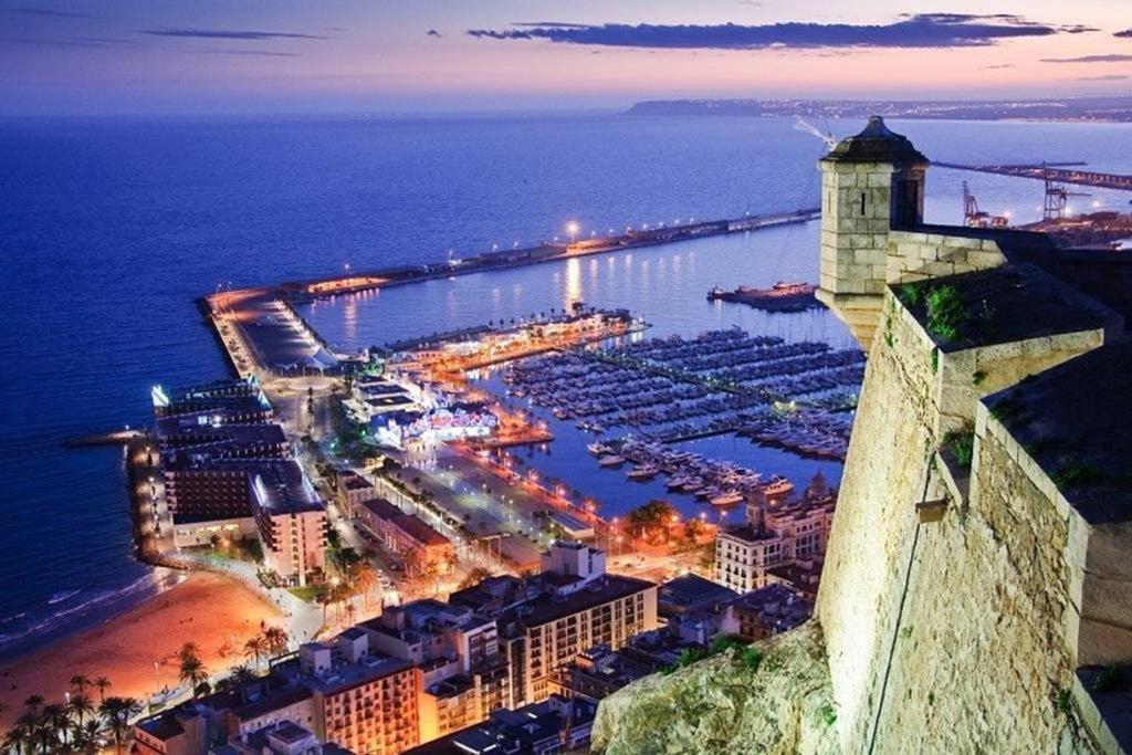 Apartamento De Diseno Centrico A 5 Min De Playa Alicante Eksteriør bilde