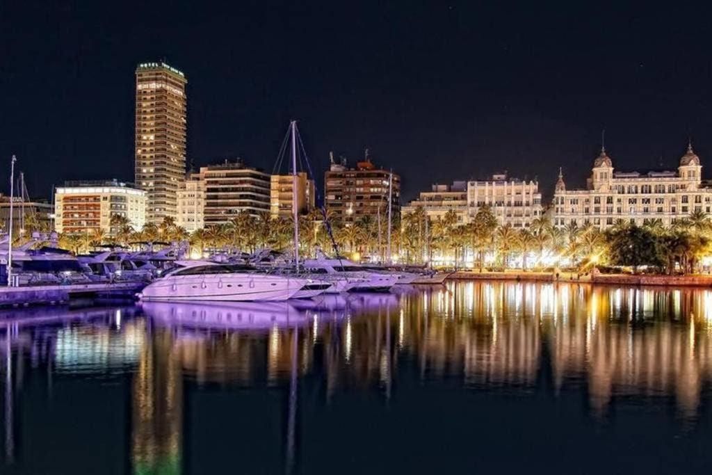 Apartamento De Diseno Centrico A 5 Min De Playa Alicante Eksteriør bilde