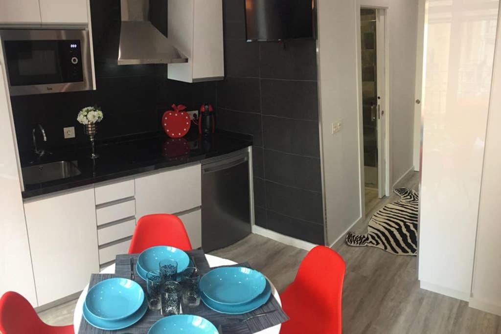 Apartamento De Diseno Centrico A 5 Min De Playa Alicante Eksteriør bilde